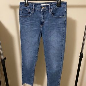 721 cut off levi’s skinny jeans